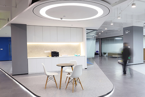 午夜AV免费观看公司