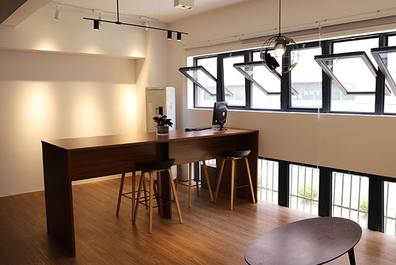 上海午夜AV免费观看