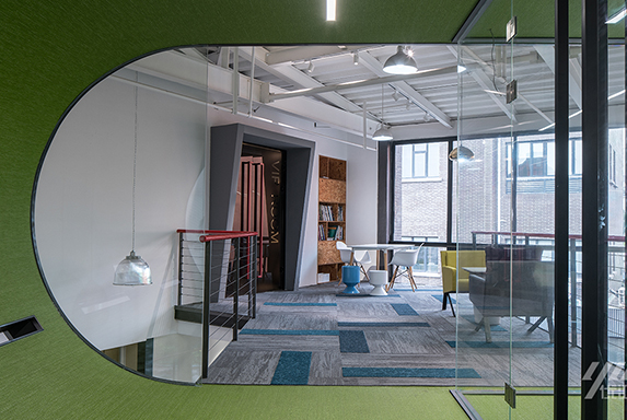 午夜AV免费观看公司